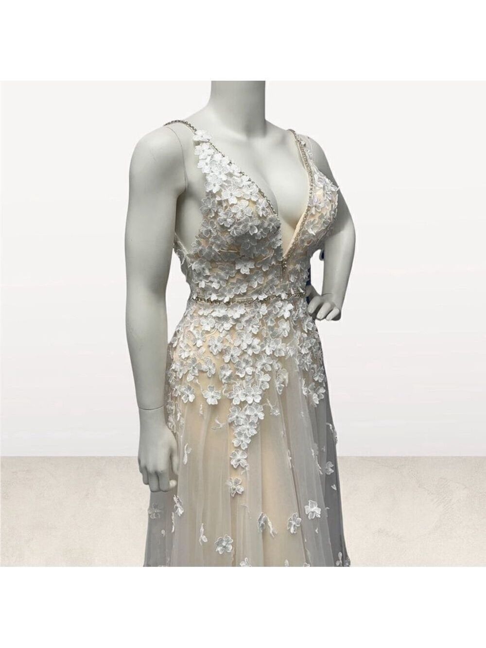Mac Duggal Embellished Ivory and Peach Floral Appliqué Size 12 Style 22845 NWOT - Picture 8 of 16